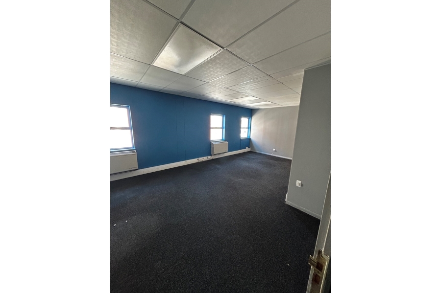 To Let commercial Property for Rent in Newton Park Eastern Cape